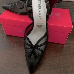 “ Fashion Bug “ beautiful , black, leather pump, sling back ankle strap